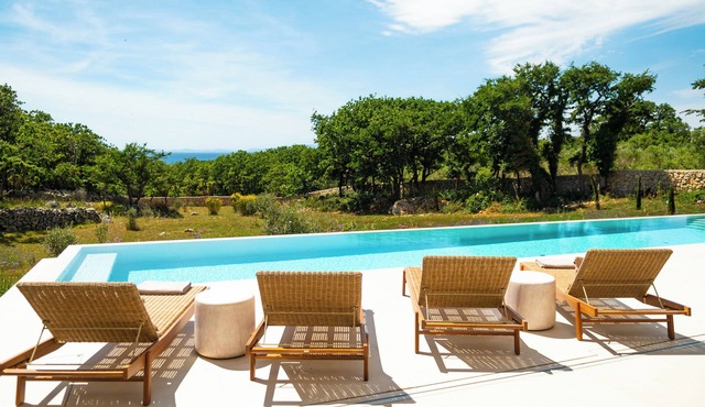NEW! Isolana Residence Novalja Welcome Season 18m Heated Pool
