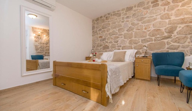 New studio in Šibenik Centre with private parking
