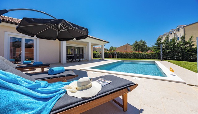 New villa Maris with private pool just 500m from beach in Medulin
