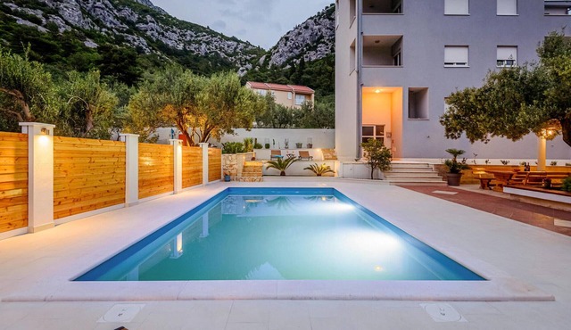 Nice apartment in Klek with house sea view in Klek