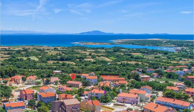 Nice apartment in Liznjan with 1 Bedrooms and WiFi