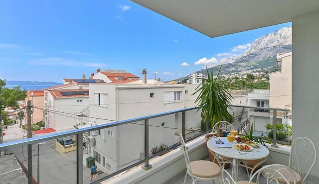 Nice apartment in Makarska with WiFi in Makarska