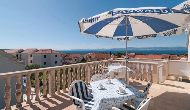 Nice apartment in Supetar with house sea view in Supetar