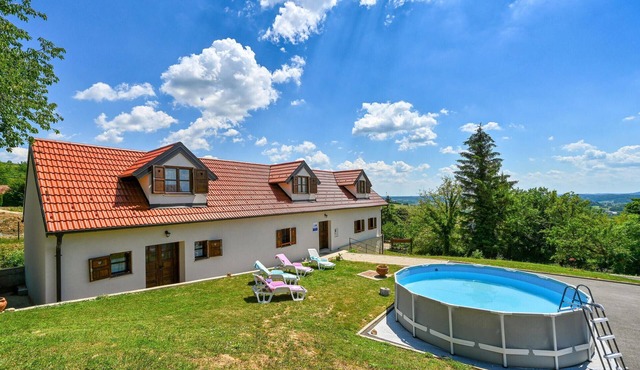 Nice home in Breznicki Hum with WiFi in Breznicki Hum