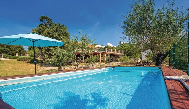 Nice home in Ledenice