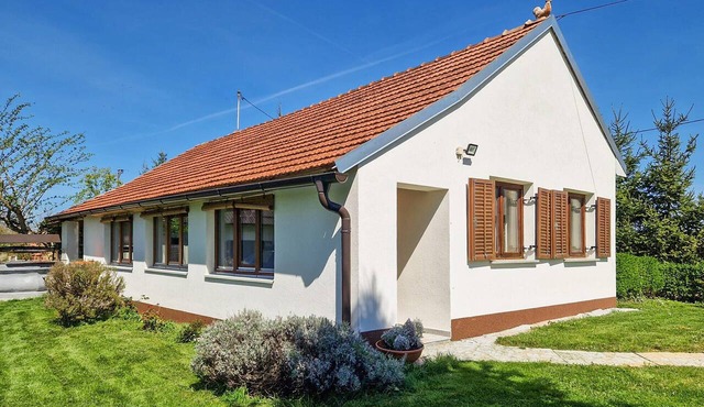 Nice home in Stefanje with WiFi in Stefanje