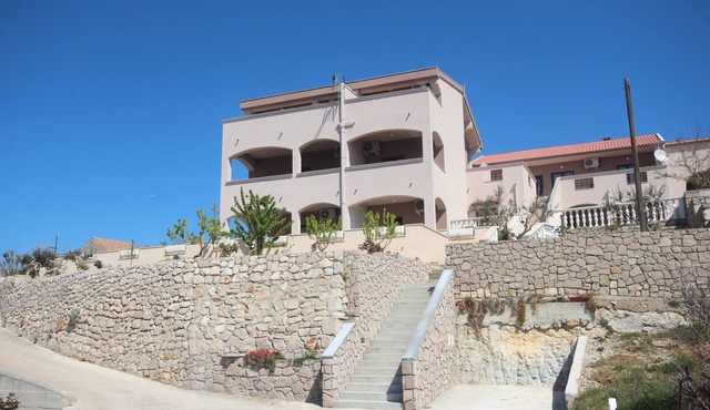 Njaco - Two Bedroom Apartment with Balcony and Sea View