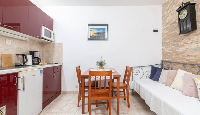 One bedroom apartment with a swimming pool Stari Grad, Hvar (A-22629-d)