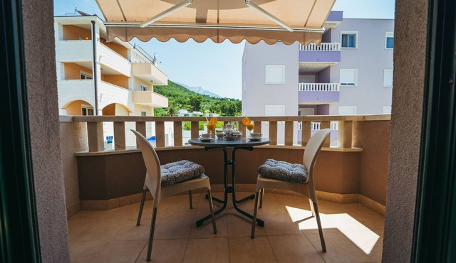 One bedroom apartment with a swimming pool Promajna, Makarska (A-6849-b)