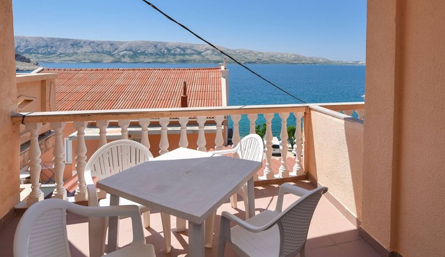 One bedroom apartment near beach Metajna, Pag (A-6522-e) in Zubovici