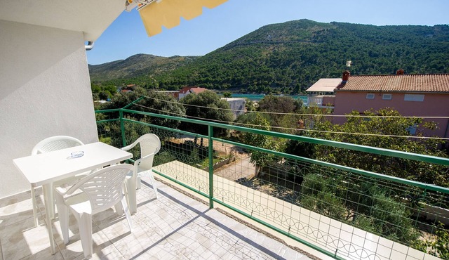 One bedroom apartment with balcony and sea view Grebaštica, Šibenik (A-14317-a) in Šibenik