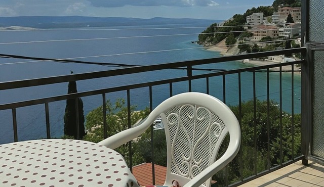 One bedroom apartment with terrace and sea view Mimice, Omiš (A-25938-a) in Mimice