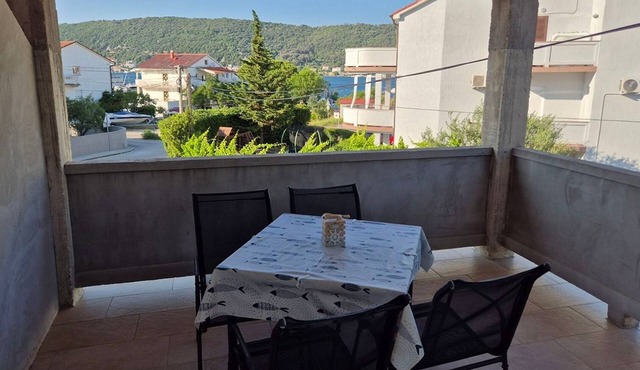 One bedroom apartment with hot tub Supetarska Draga - Donja, Rab (A-25308-c)