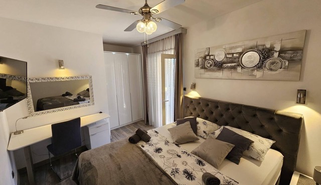 One bedroom apartment with balcony Vis (A-19923-a) in Vis