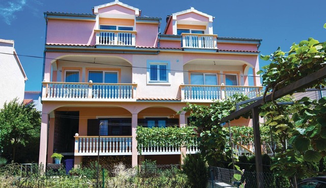 Pet friendly apartment in Biograd with WiFi