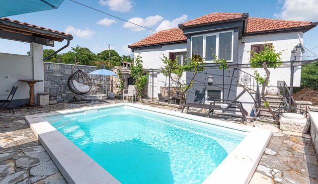 Pet friendly home in Danilo