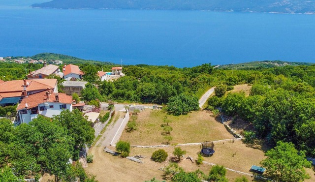 Pet friendly home in Plomin with house sea view