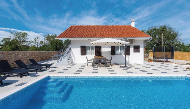 Pet friendly home in Unesic
