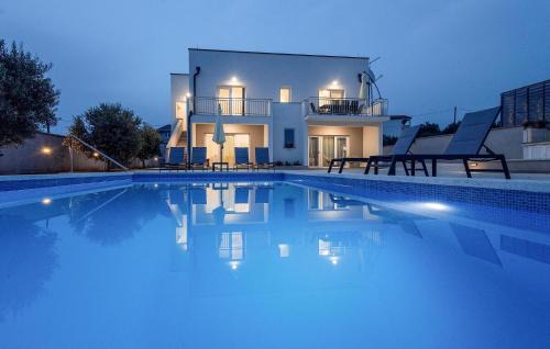 Pet Friendly Home In Vrsi in Vrsi