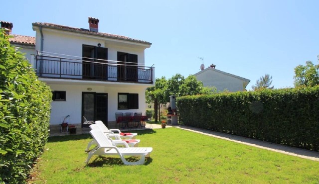 Pinia in Strandnähe mit Garten by Interhome in Dracevac