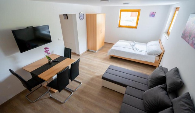 PJ Apartments & Wellness - Hot Tub & Sauna - Free Parking