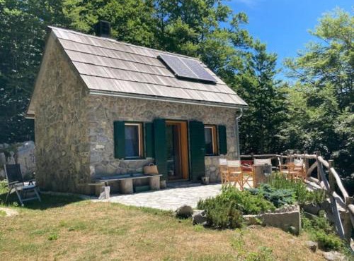 Planinska kuća na Velebitu, s pogledom na more in Veliki Alan