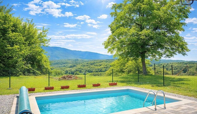 Pool House Green View/w Jacuzzi & Garden, Oroslavje, Croatia