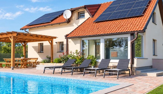 Private Villa with Pool and Jacuzzi Dreamy Hill in Pregrada