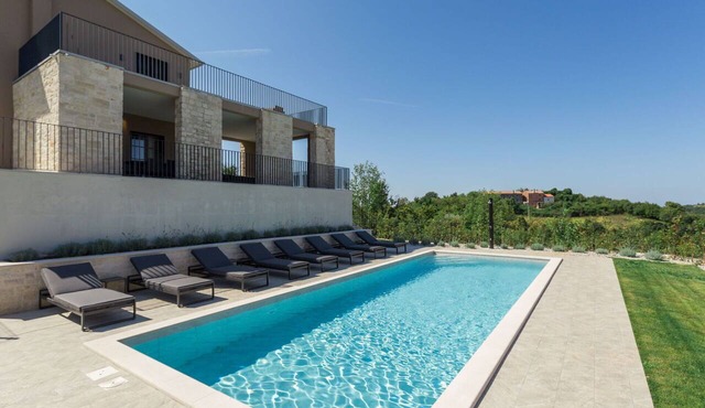 Private Villa with private pool, A/C, hot tub, WIFI, TV, terrace, pets allowed, panoramic view