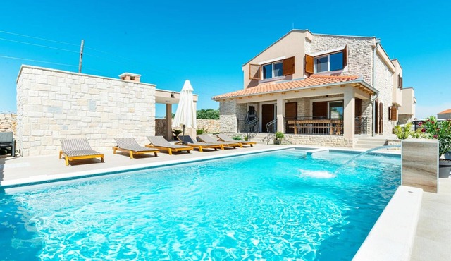 Privlaka Modern Villa for 8