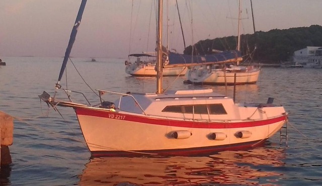 Prvinski Akvarel in Prvić Luka