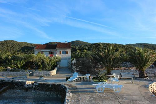Puntin Apartments in Račišće