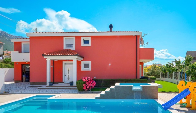 Queen Ahn with heated pool by Interhome in Kaštela