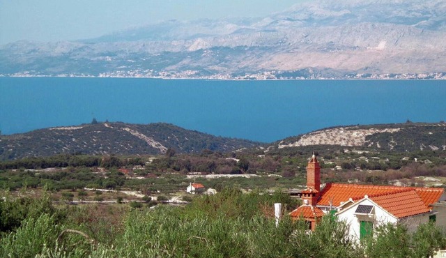 Robinson House Dubrova - Two-Bedroom House in Pucisca