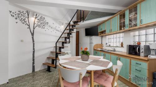 Rona apartments Lavanda and Lipa in Barbariga