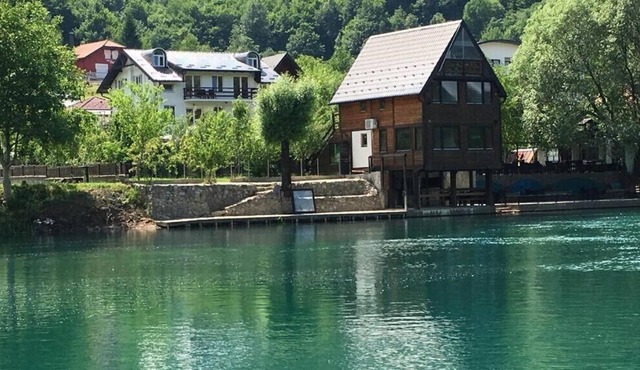 Rooms and Apartments Neron / Triple room 3 in Bihac