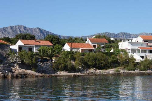 Rooms by the sea Sucuraj, Hvar - 6734 in Sućuraj