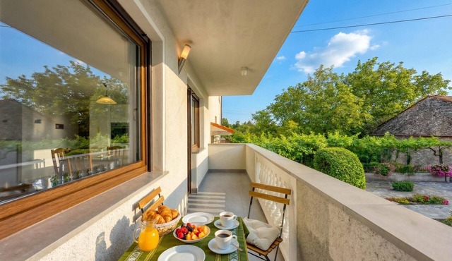 Ruj Karst Apartment with Balcony, Sežana, Slovenia