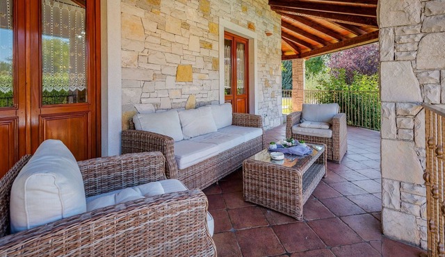 Rustically furnished villa with swimming pool and spacious yard near Labin