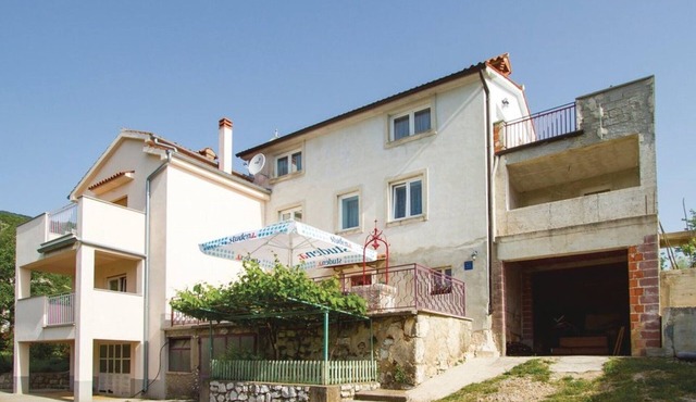 Scenic Seafront Brsec Apartment - Three Bedroom Apartment with Terrace in Brsec