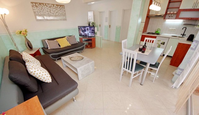 Seafront Apartments Deveron - Two Bedroom Apartment with Balcony and Sea View in Jelsa