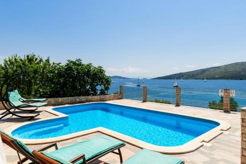 Seaside Villa near Trogir - Poljica in Marina