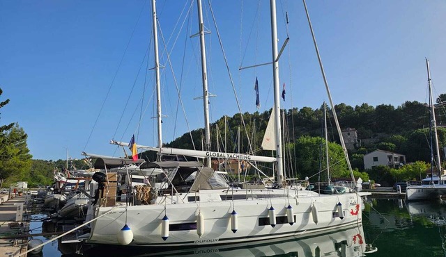 Sibenik Sun and Beach Sailing Extravaganza in Skradin