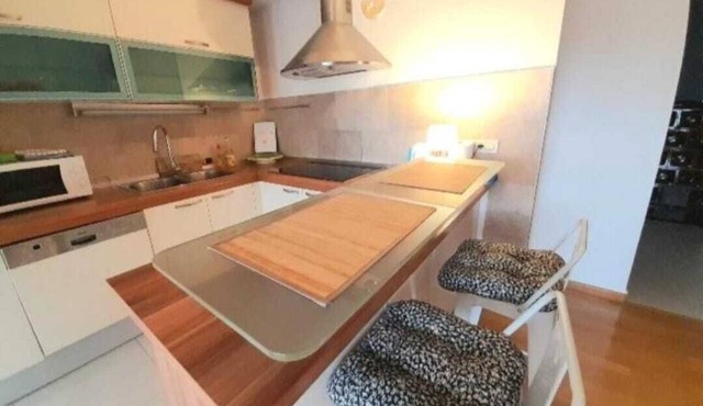 Spacious 5-bedroom apartment in awesome Split with AC