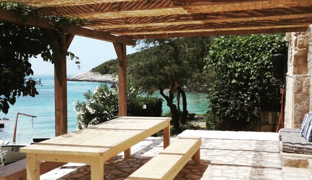 Steinhaus am Wasser - OFF THE GRID ESCAPE by Interhome in Vis/Vis