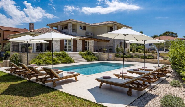 Stone Villa Murine by Villas Guide in Murine