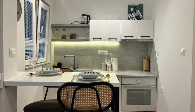 Studio Apartment Smile, near beach & center, free parking, balcony in Makarska
