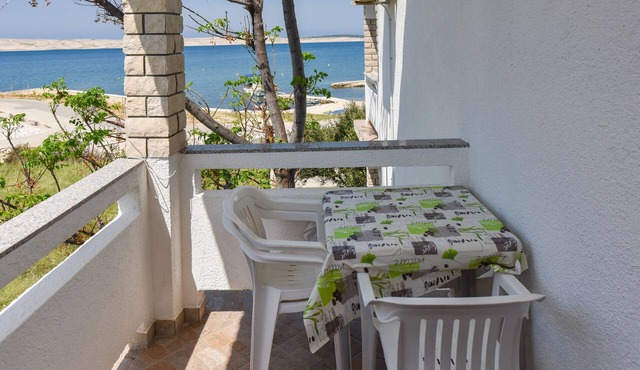 Studio flat near beach Kustići, Pag (AS-6353-b)