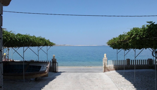 Studio flat near beach Metajna, Pag (AS-6497-b)