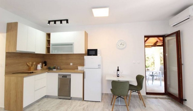 Studio flat near beach Mandre, Pag (AS-6284-a) in Kolan